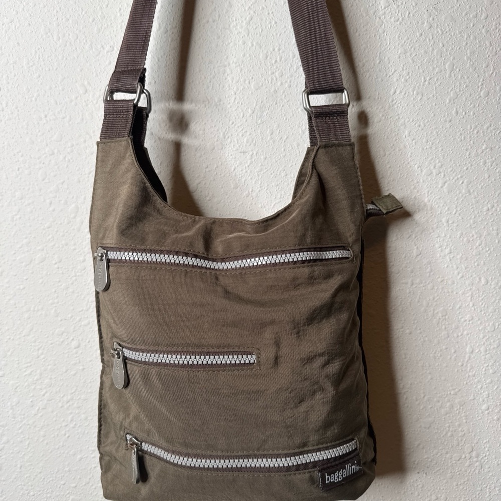 Baggallini Olive Messenger Bag‎